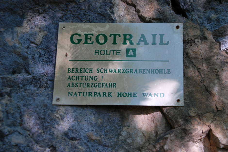 Geotrail, Bereich Schwarzgrabenhöhle, Absturzgefahr!