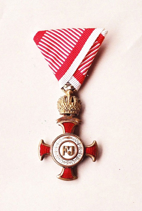 1866, Golden Medal of Honor with Crown