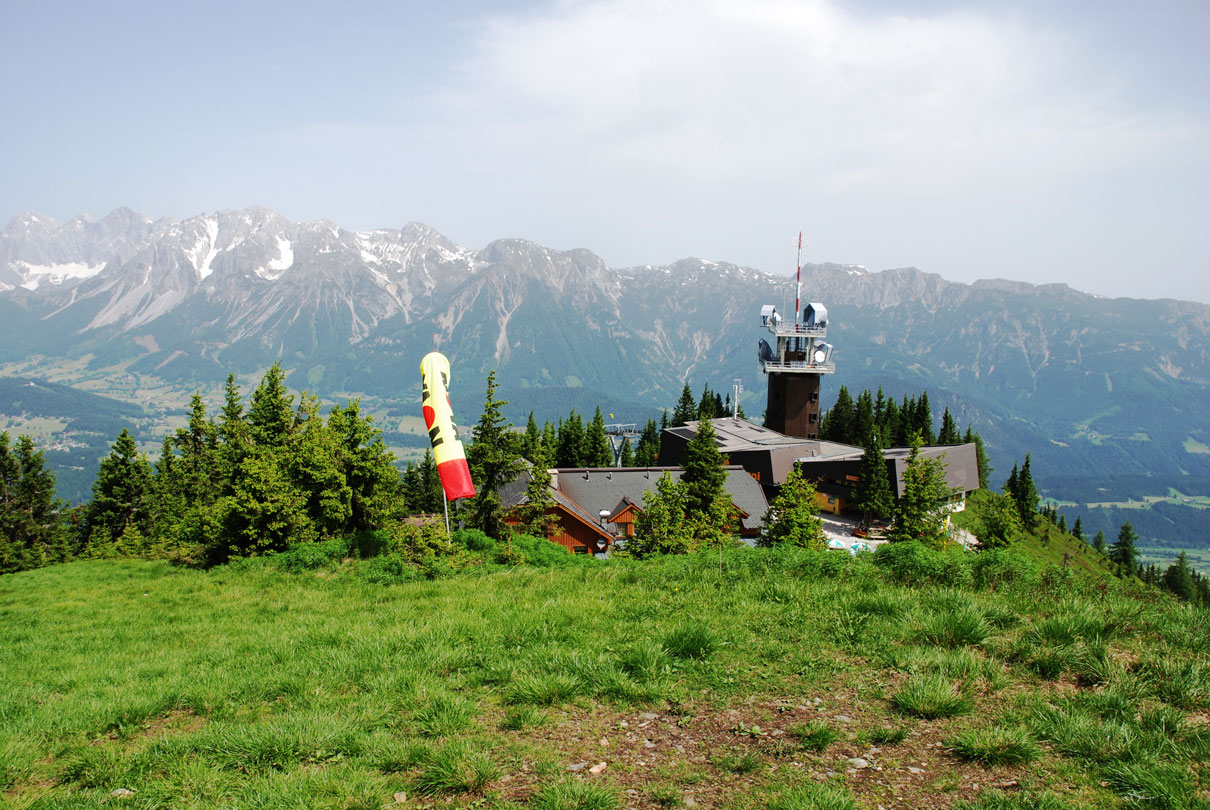 Startplatz 2 und Dachsteingebirge