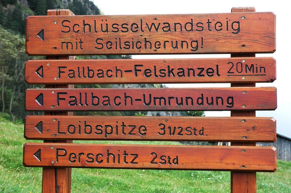 Fallbach Wegweiser am Ende