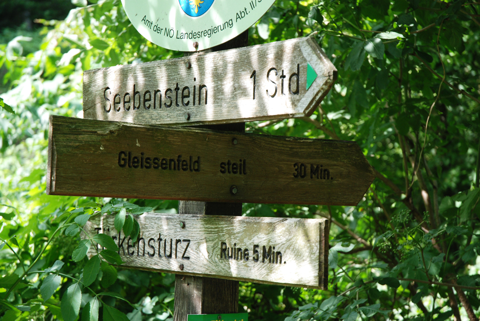 Pittentaler Steig, Wegweiser nach Gleissfeld steil 30 min
