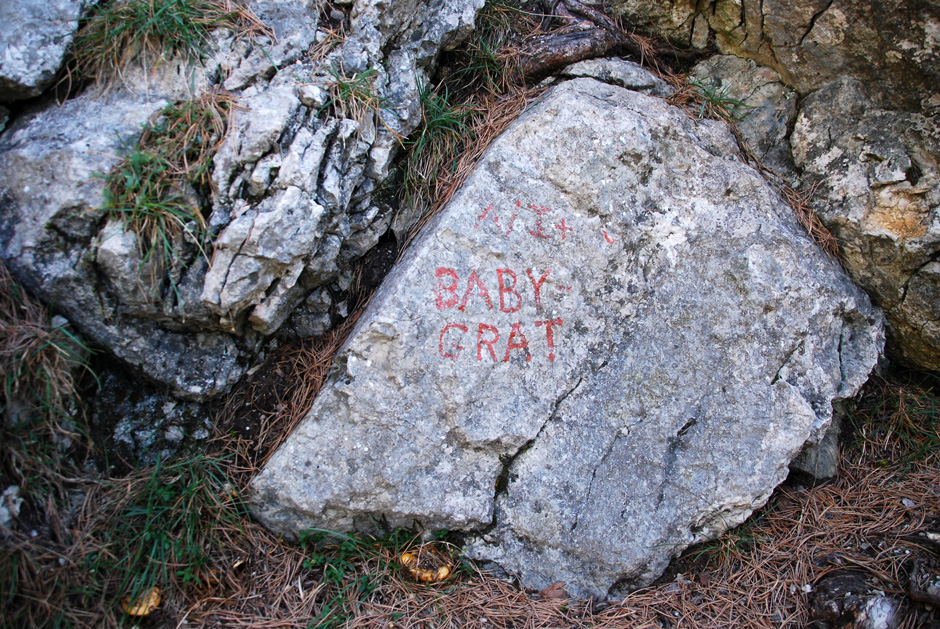 Felsaufschrift A/I+ BABYGRAT