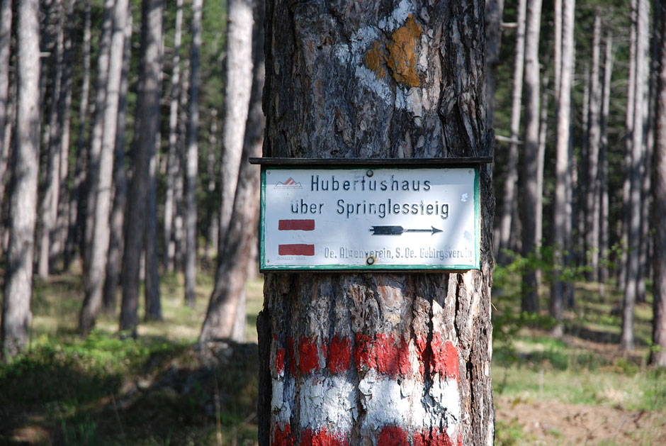 Wegweiser zum Hubertushaus