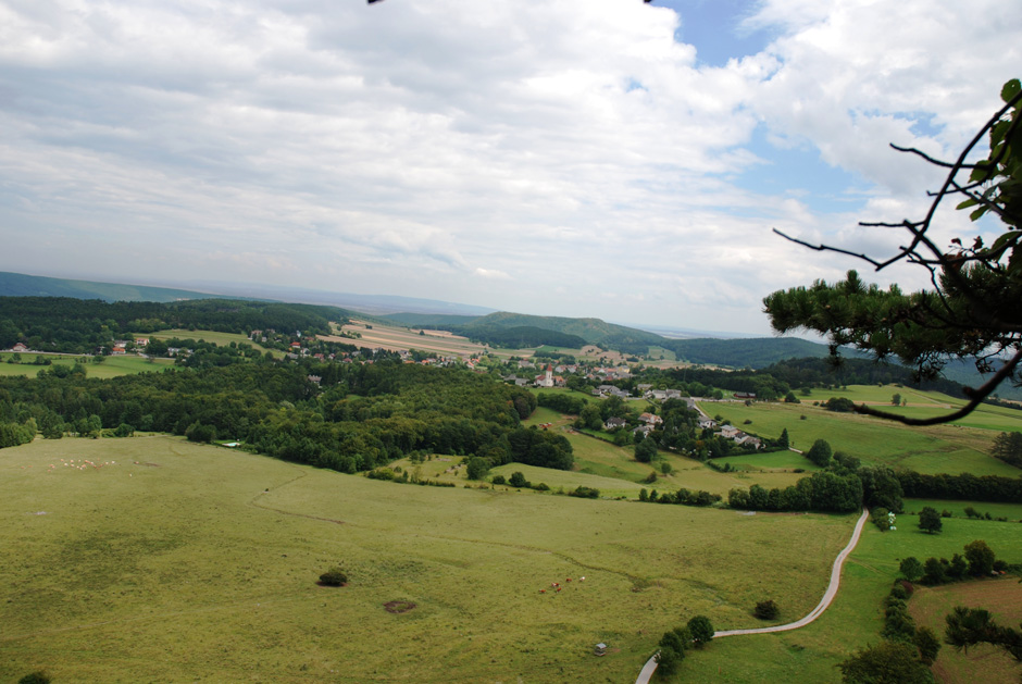 Rundblick bei den Bänken