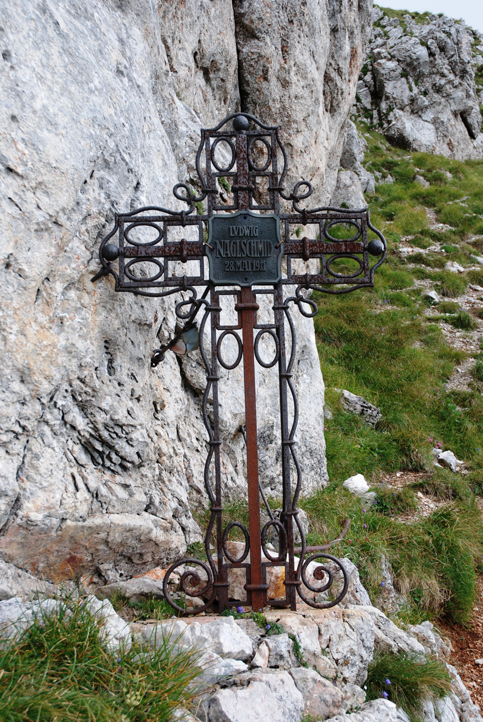 Reißtalersteig, Gedenkkreuz "LVDWIG NAGEL SCHMID 28.MAI 1911"