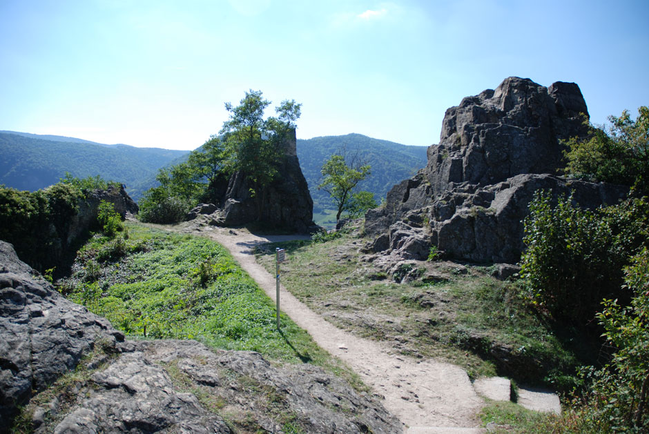 Burgruine Dürnstein, vor dem Burghof