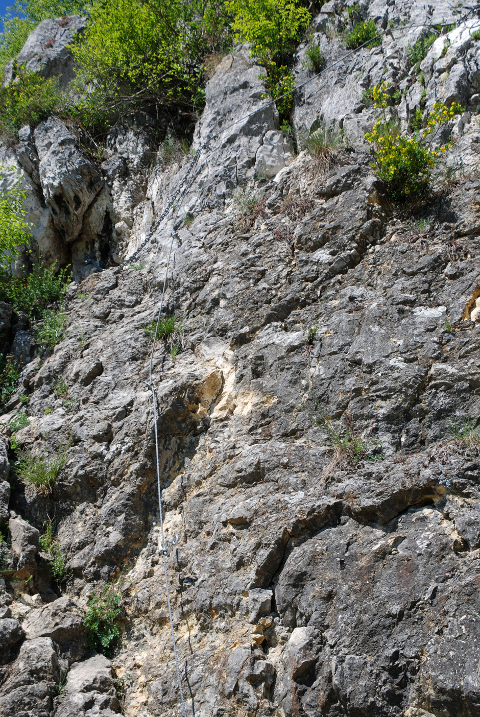 linker Klettersteig Querung (A/B), Höhle und unten (B)