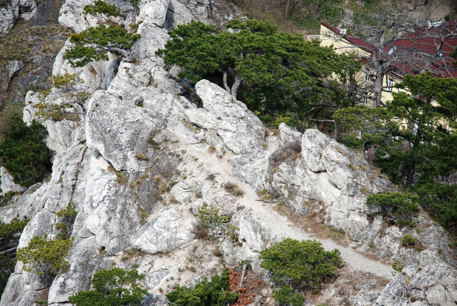 Rückblick zum Grat mit Gehweg