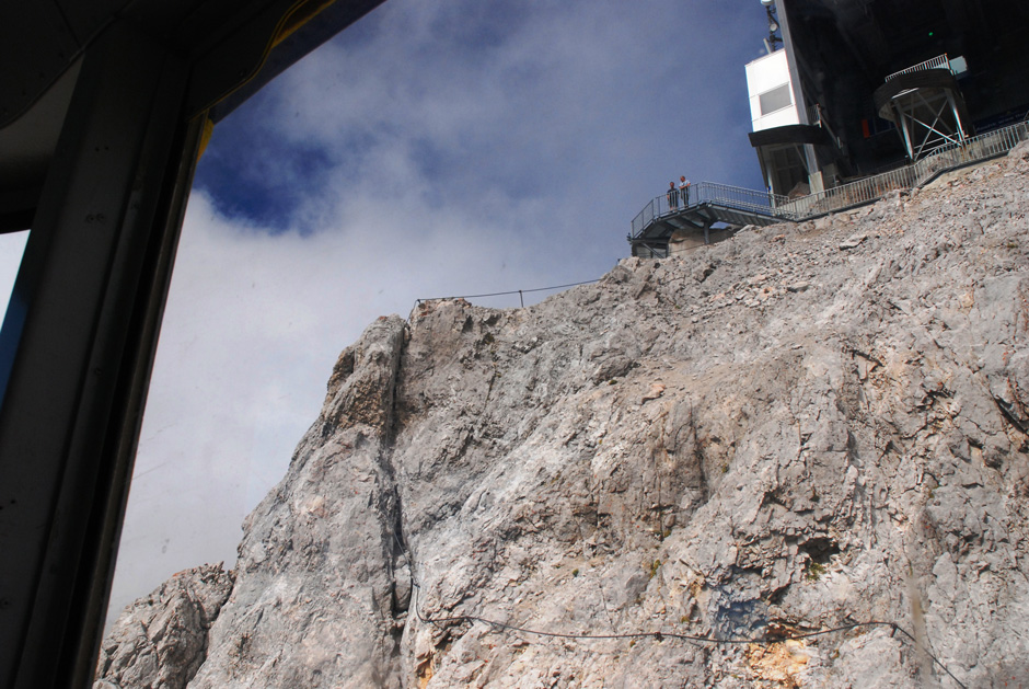 Rückblick auf den Klettersteig, Querung (B) und Stelle (C/D)