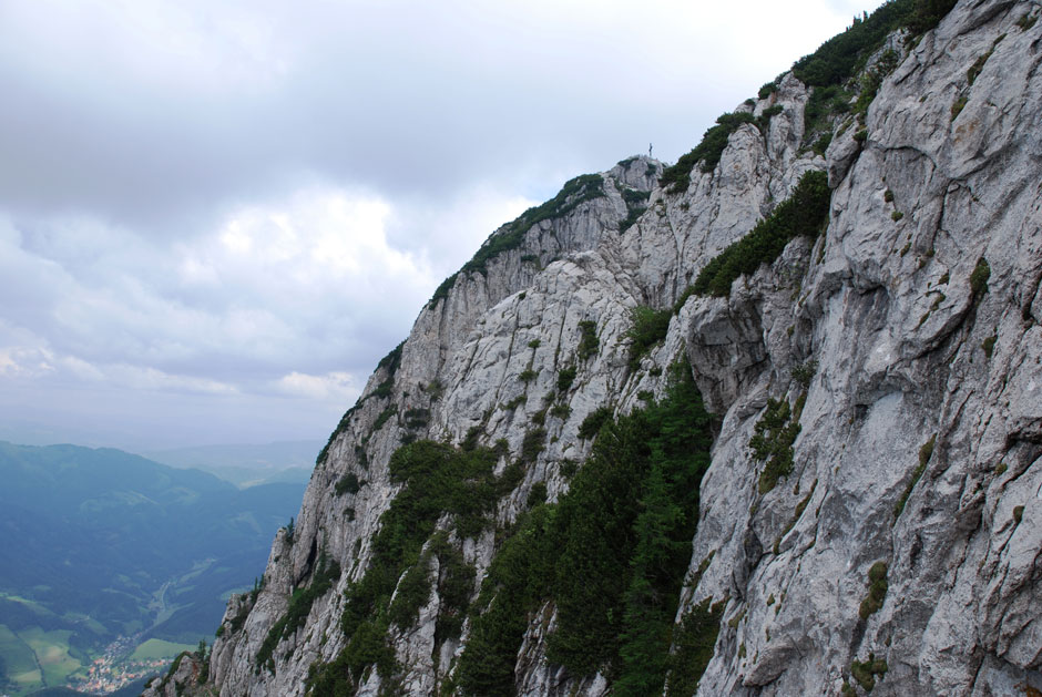 Blick zum Gipfelkreuz Hochlantsch