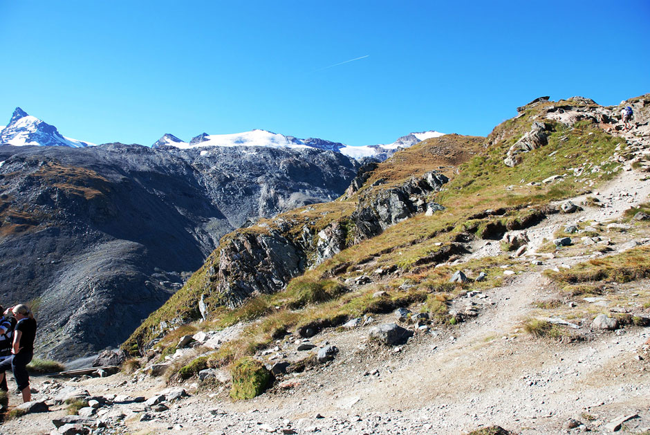 Weg zur Hörnlihütte mit Kleinmatterhorn