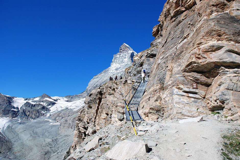 Weg zur Hörnlihütte, mit Eisensteg beim Hirli