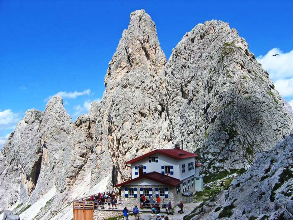 Hütte Fratelli Fonda Savio mit Torre Wundt