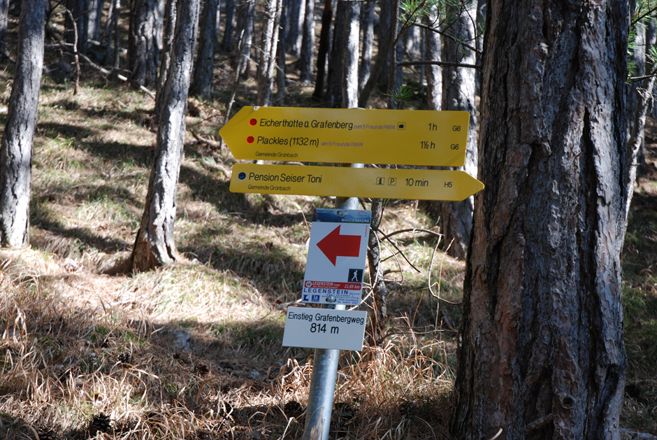 Wegweiser Grafenbergweg, Eicherthütte und Plackles