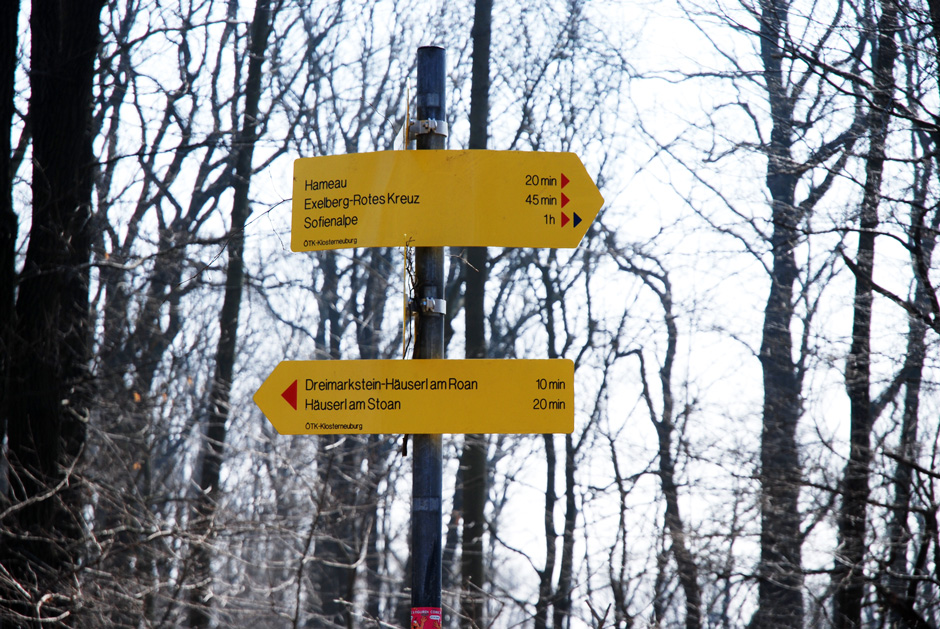 Wegweiser Richtung Dreimarkstein