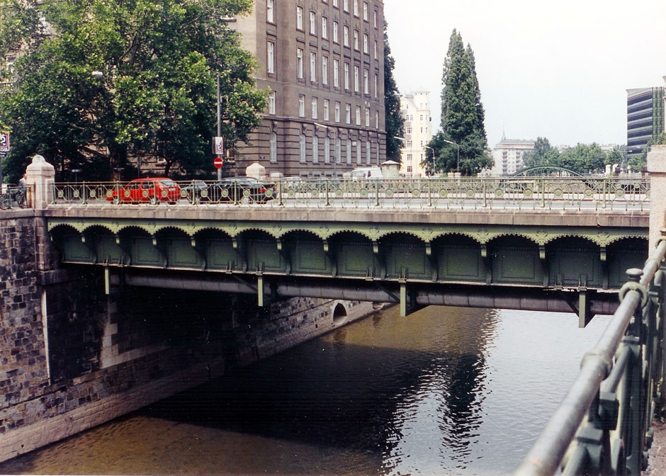 General view of the Small Marxer Bridge