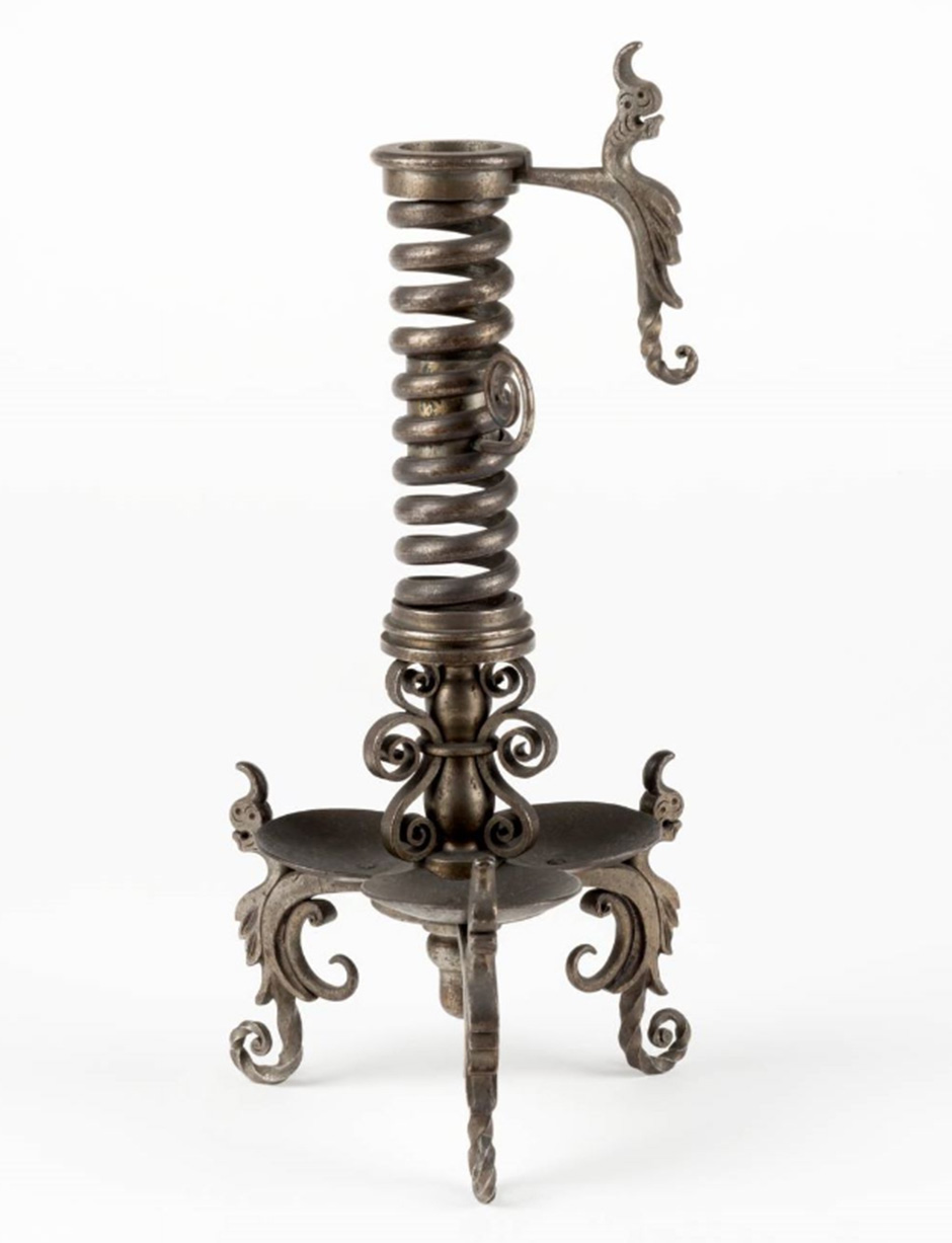 MAK Archivbild 7: Kerzenleuchter, Eisen, geschmiedet, geschnitten, HxBxT 25x12x12 cm, 1881