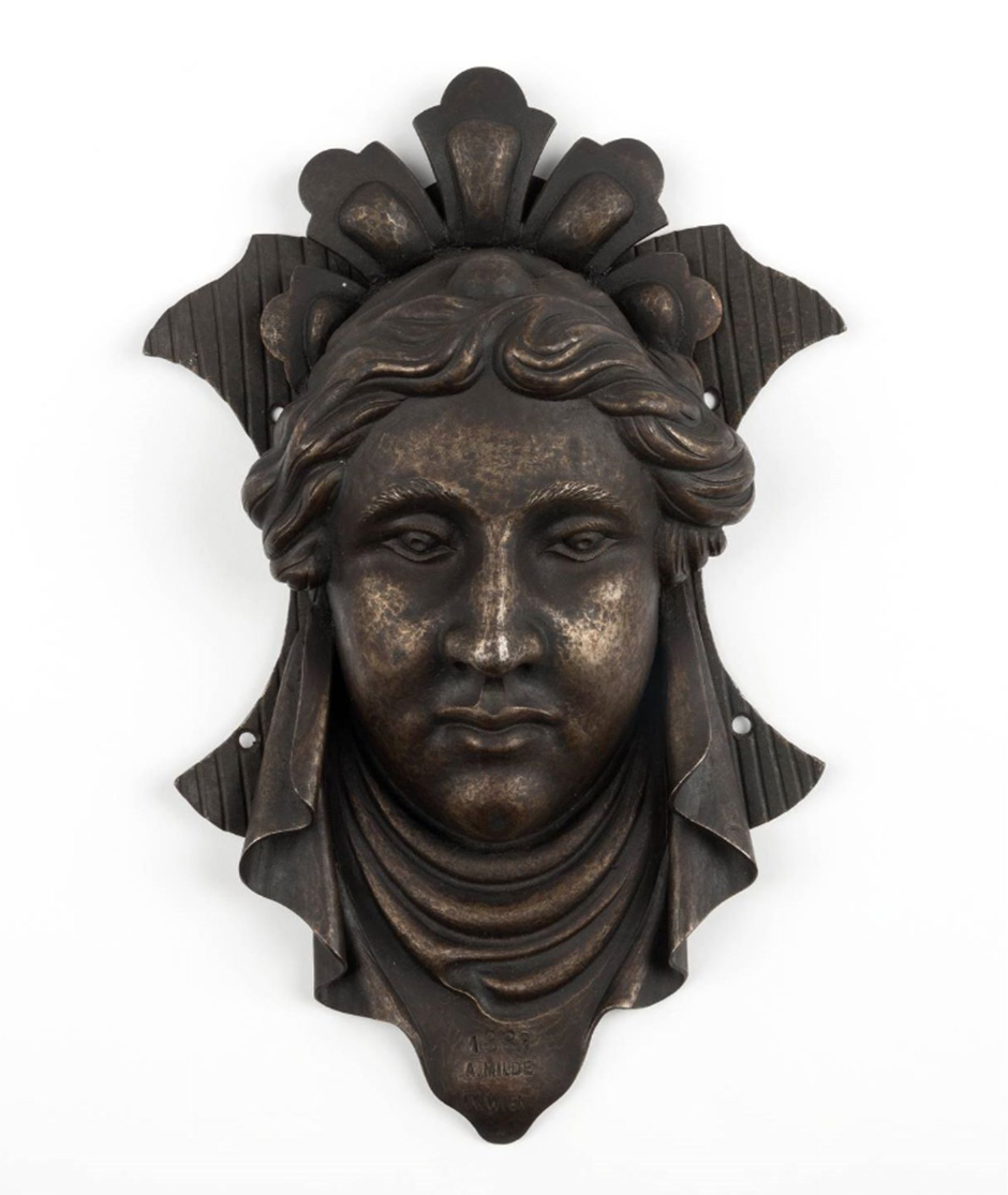 MAK Archivbild 15: Beschlag, Eisen geschwärzt, HxB 23x15 cm, 1883