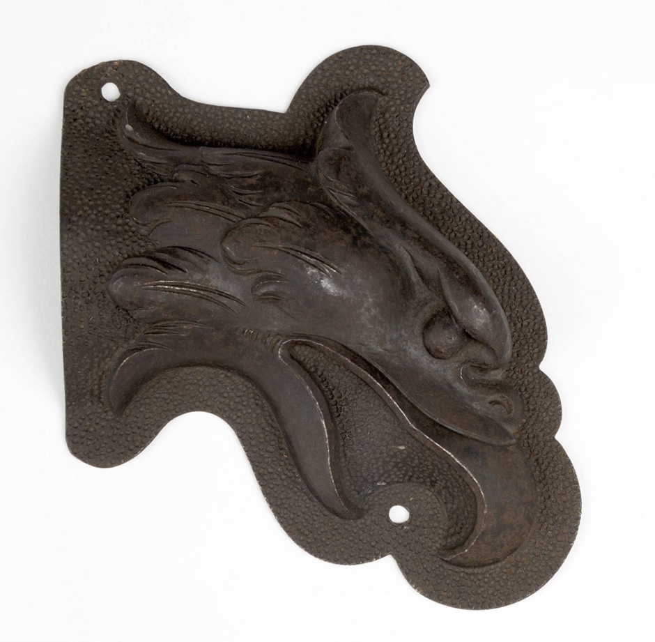 MAK Archivbild 27: Beschlag, Eisen geschwärzt, HxB 25,5x15,5 cm, 1867 bis 1900