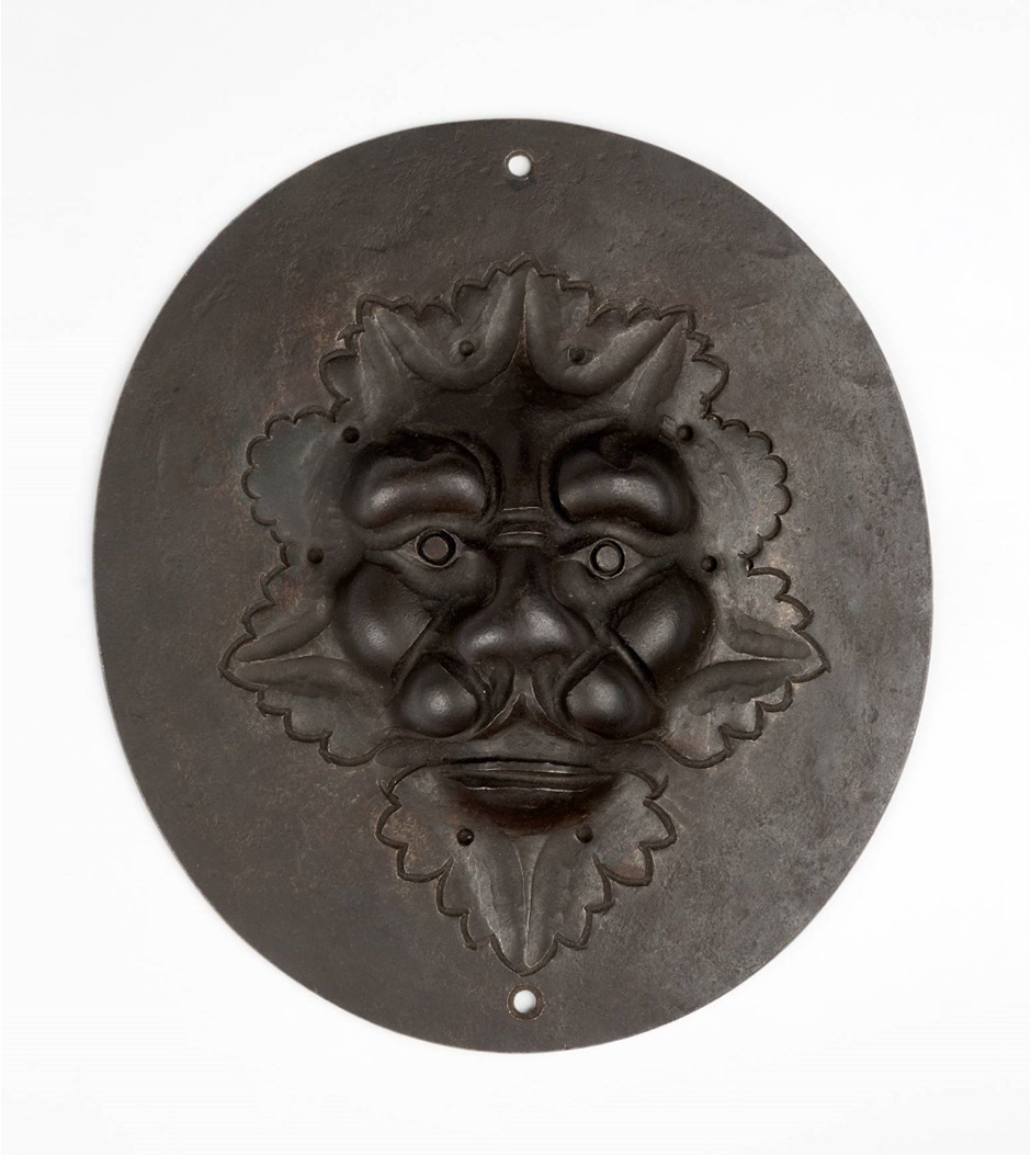 MAK Archivbild 29: Türbeschlag, Eisen geschwärzt, HxB 16x14 cm, 1867 bis 1877