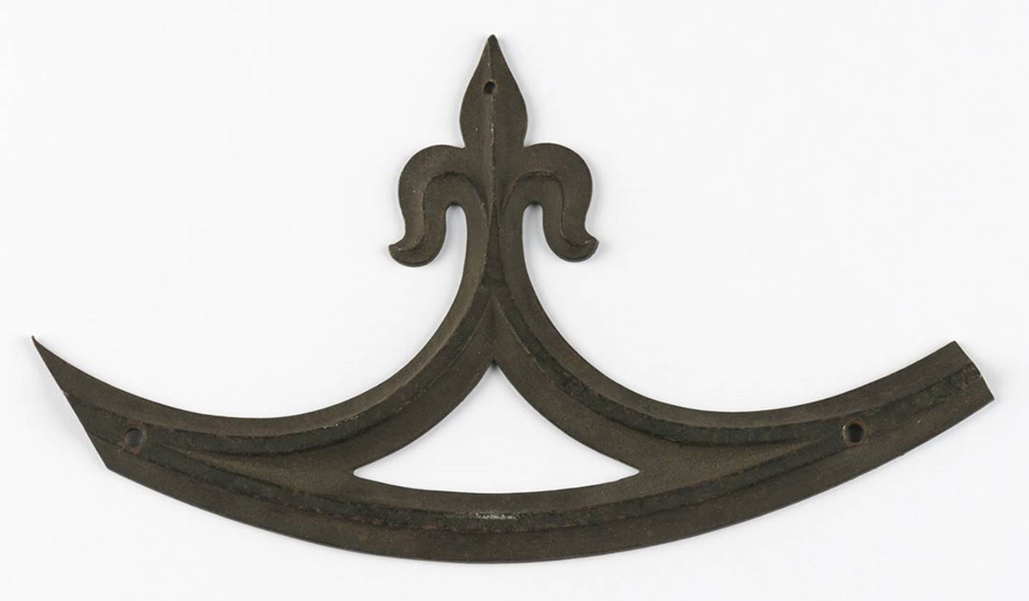 MAK Archivbild 81: Beschlag, Eisen geschwärzt, HxB 9x16,1 cm, 1867 bis 1900