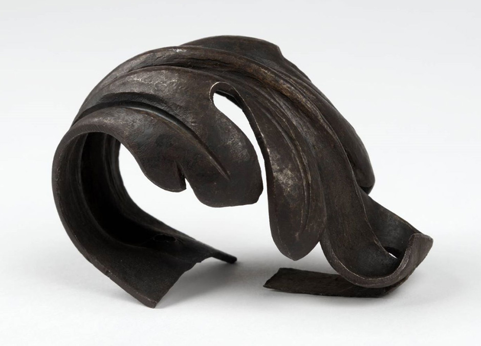 MAK Archivbild 86: Beschlag, Eisen geschwärzt, HxB 8,6x6 cm, 1867 bis 1900