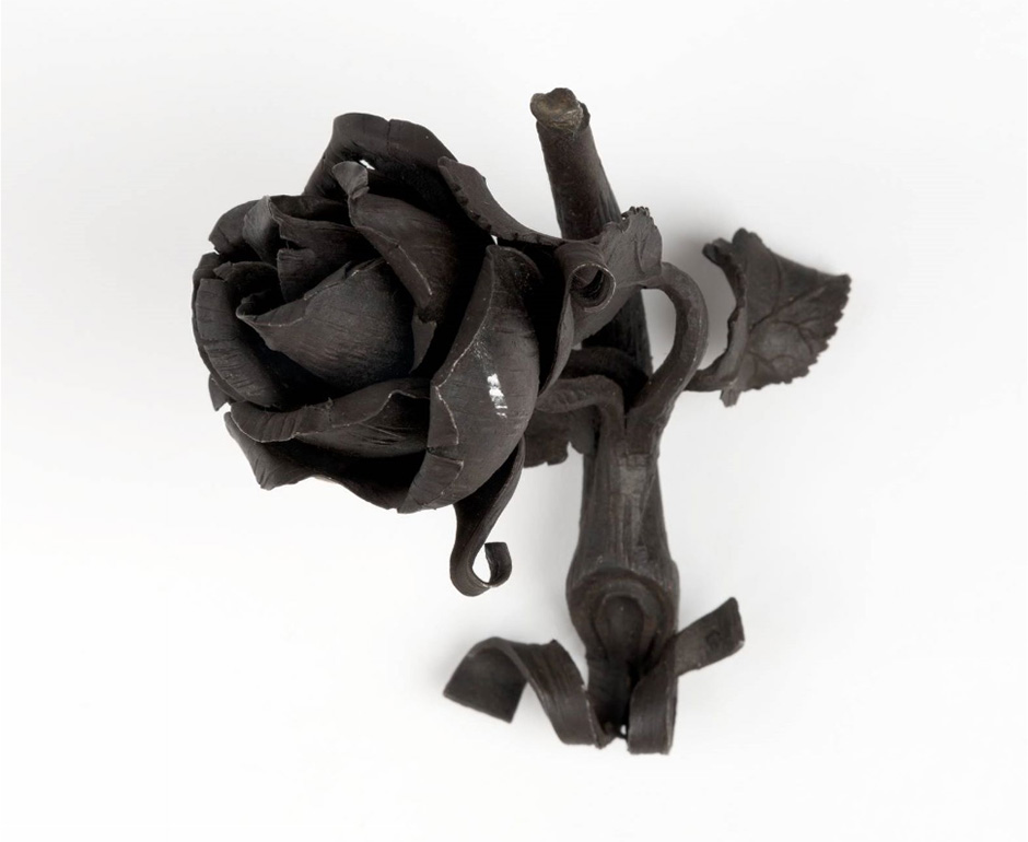 MAK Archivbild 106: Zierstück Rosenknospe, Eisen geschwärzt, HxB 9,5x5 cm, 1867 bis 1900