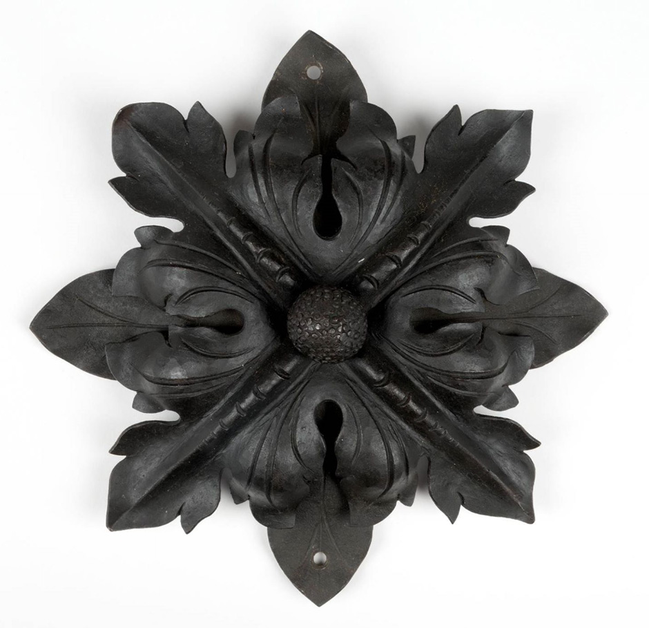 MAK Archivbild 113: Beschlag, Eisen geschwärzt, HxB 4,5x17 cm, 1867 bis 1900