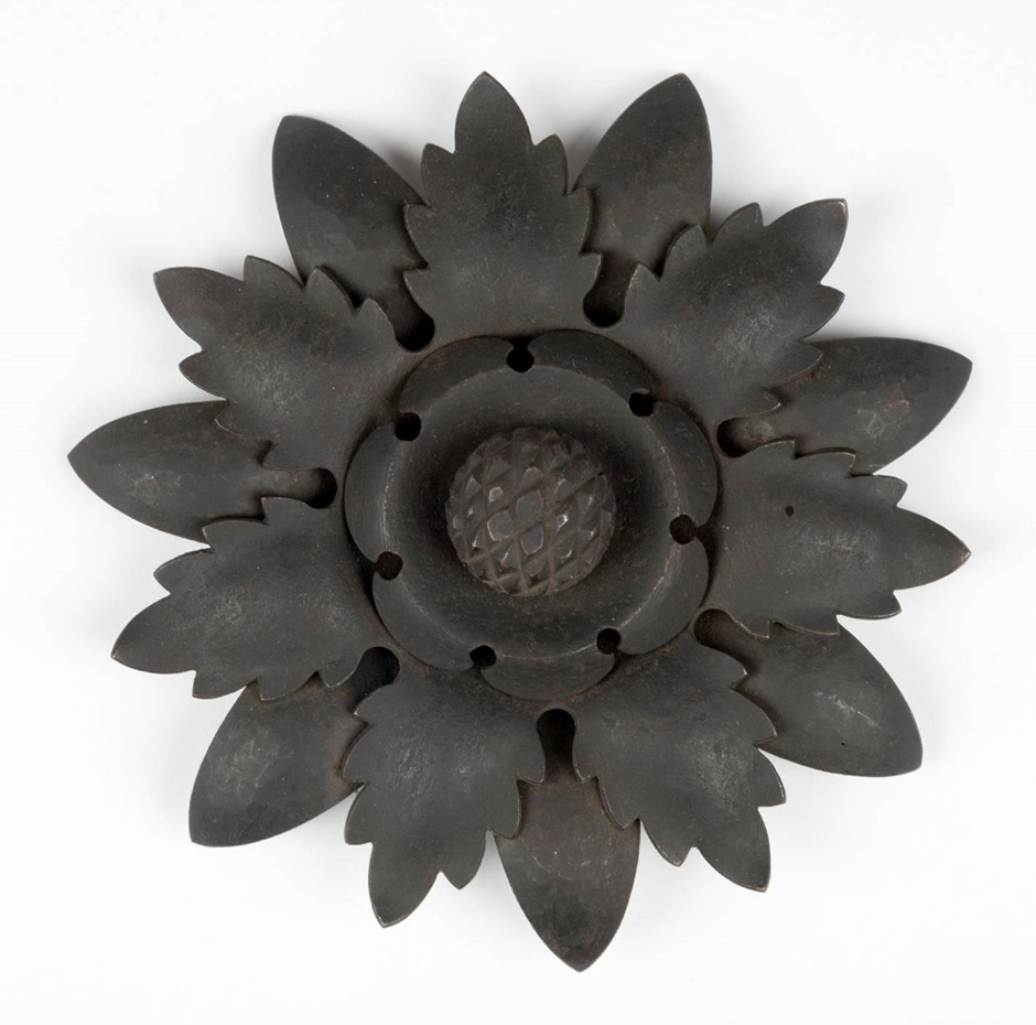 MAK Archivbild 115: Beschlag, Eisen geschwärzt, HxB 3x12,3 cm, 1867 bis 1900