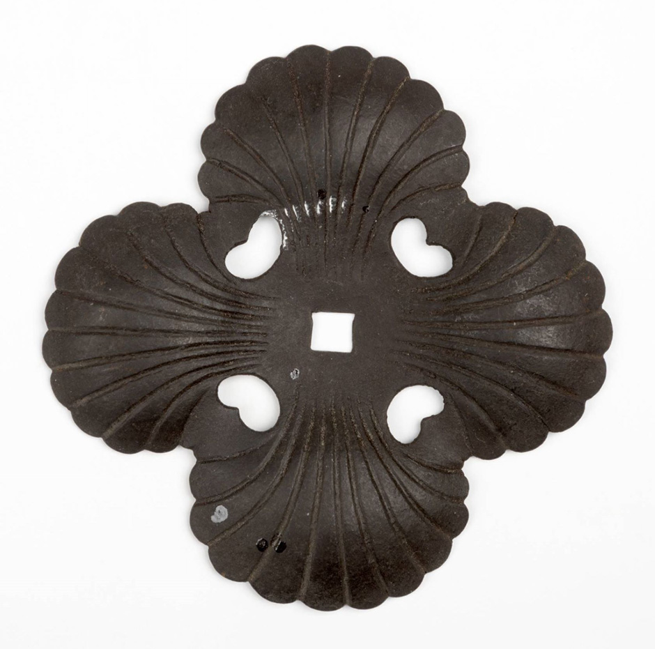 MAK Archivbild 122: Beschlag, Eisen geschwärzt, LxB 8,5x8,5 cm, 1867 bis 1900