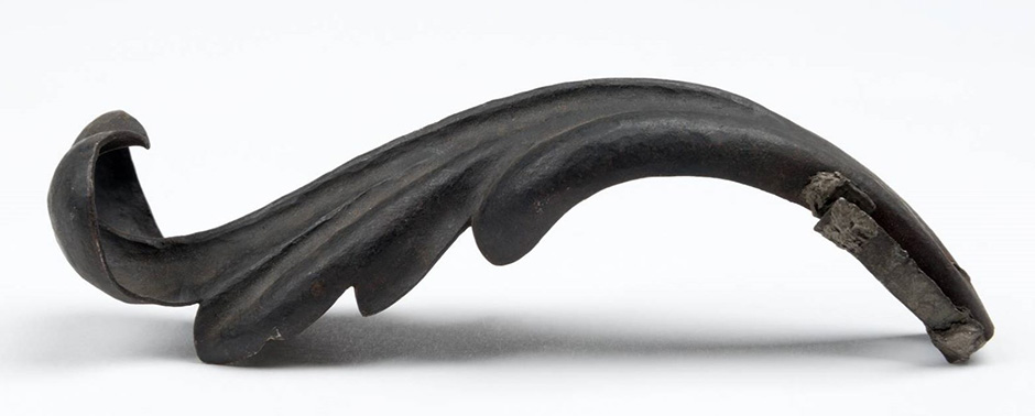 MAK Archivbild 133: Beschlag, Eisen geschwärzt, LxB 13,5x3,5 cm, 1867 bis 1900