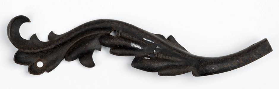 MAK Archivbild 136: Beschlag, Eisen geschwärzt, LxB 15x3 cm, 1867 bis 1900