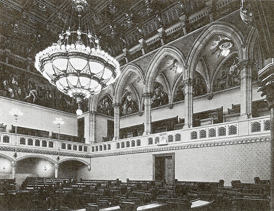 Archivbild: Rathaus, Ansicht Gemeinderatssitzungssaal