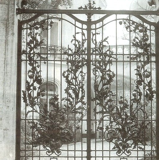 Gittertor der Französischen Botschaft in Wien von Balerian Gillar Gittertor der Französischen Botschaft in Wien von Balerian Gillar