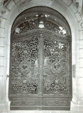 Neubarockes Gittertor des Palais Sturany von Albert Milde Neubarockes Gittertor des Palais Sturany von Albert Milde